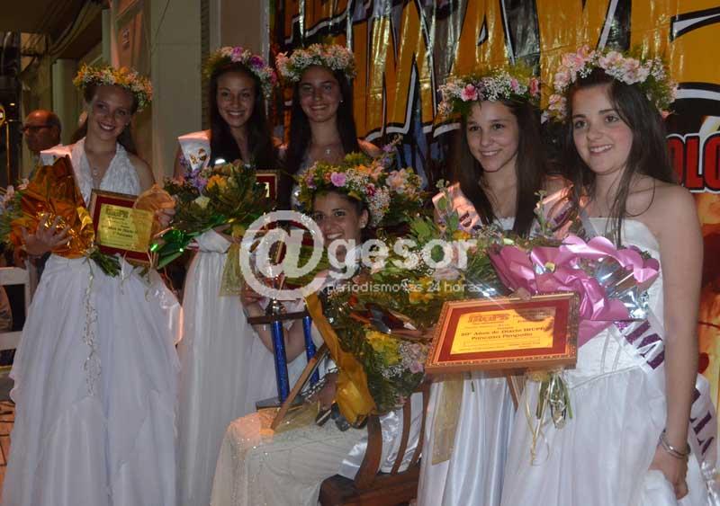 Representa a 6tos Unidos y Anexos del Liceo Taruselli, formando parte de la carroza ¨Monstruosa Fiesta¨.