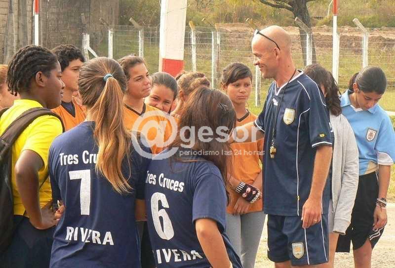 Knut Auf Dem Berger, Director del Proyecto Alemania-Uruguay de fútbol femenino, dictará una clínica el 24 de marzo.