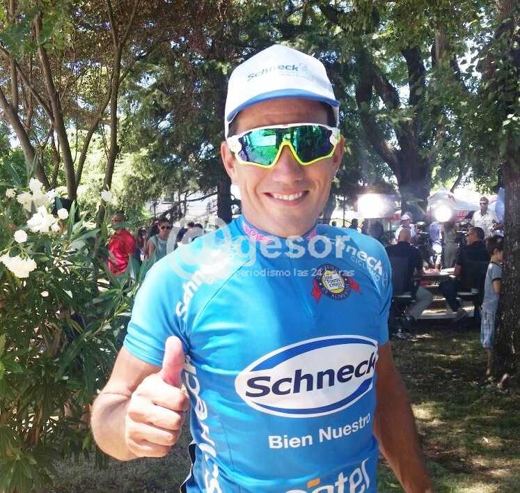 La lluvia no impidió largar la nueva edición de la carrera por etapas más vieja del continente. El lunes llega a Mercedes.