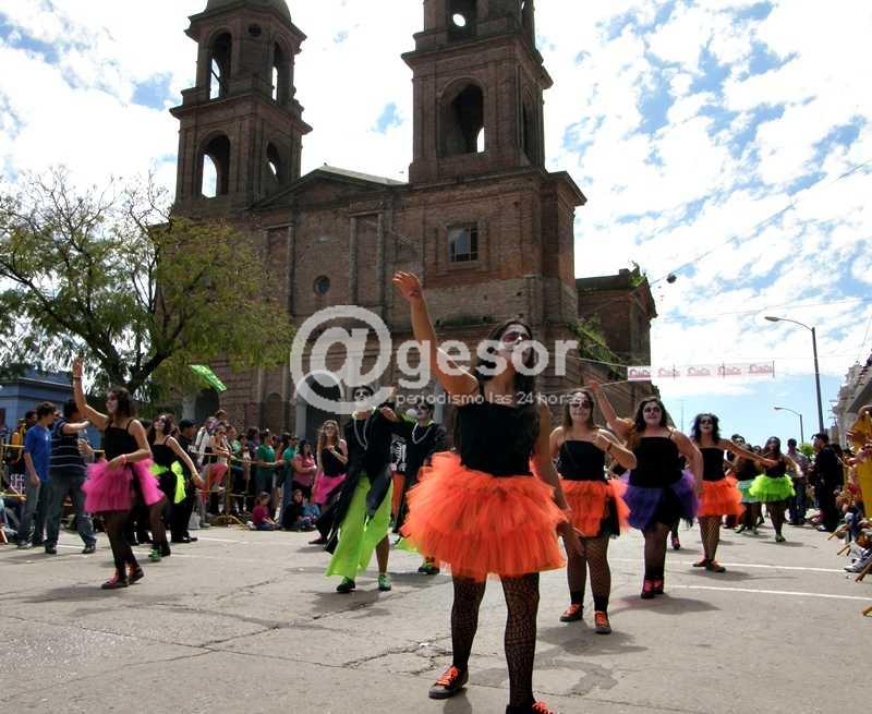El Liceo Taruselli de Dolores emitió un comunicado anunciando que serán nueve los grupos que participarán de la Fiesta Nacional de la Primavera 2016