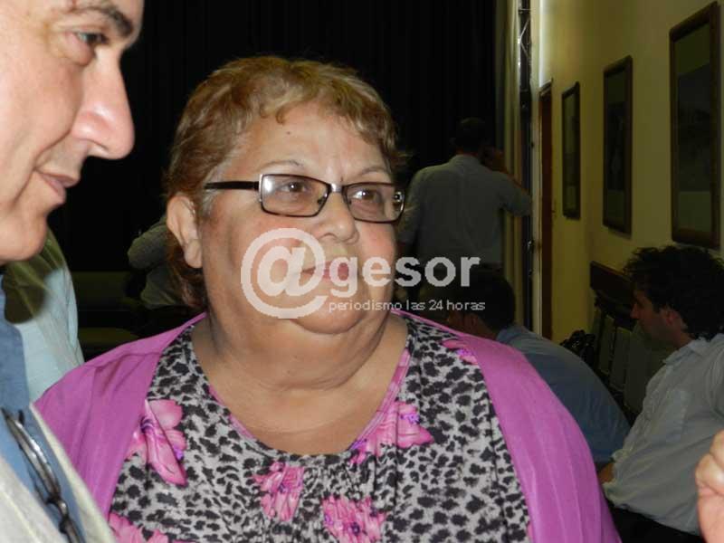 La coordinadora del PIT CNT, Beatriz Fajián indicó que en tiempos donde se dice que todo está bien económicamente, no debe retacearse recursos en temas fundamentales como los de las mujeres