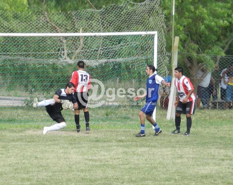 Con tres goles del ¨Amarillo¨ Vera debutó ganando 3 a 2 ante Rovers