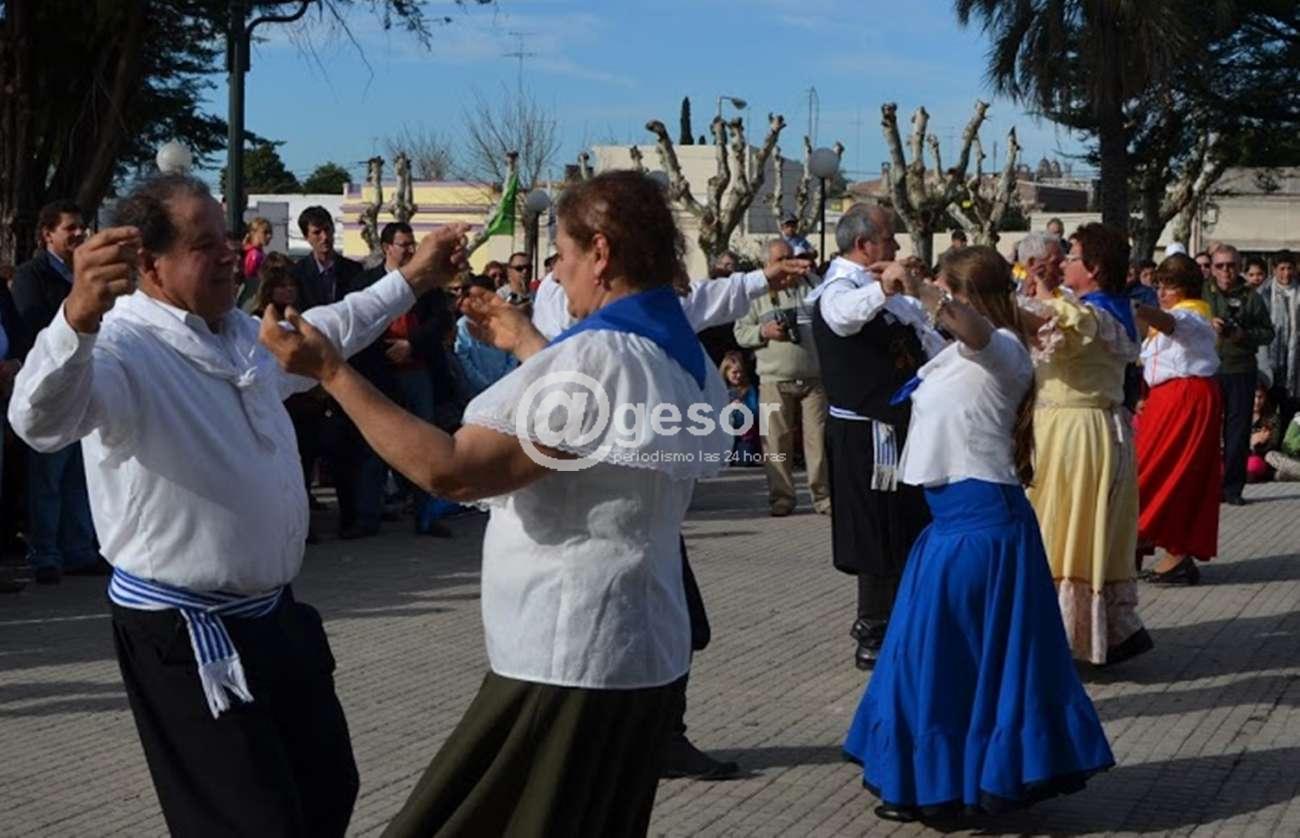 Villa Soriano, Dolores y Mercedes  se suman al Día  Internacional de la Danza  2019. Las  actividades  involucran propuestas artísticas  en todo el país,    el lunes  29  de  abril. 