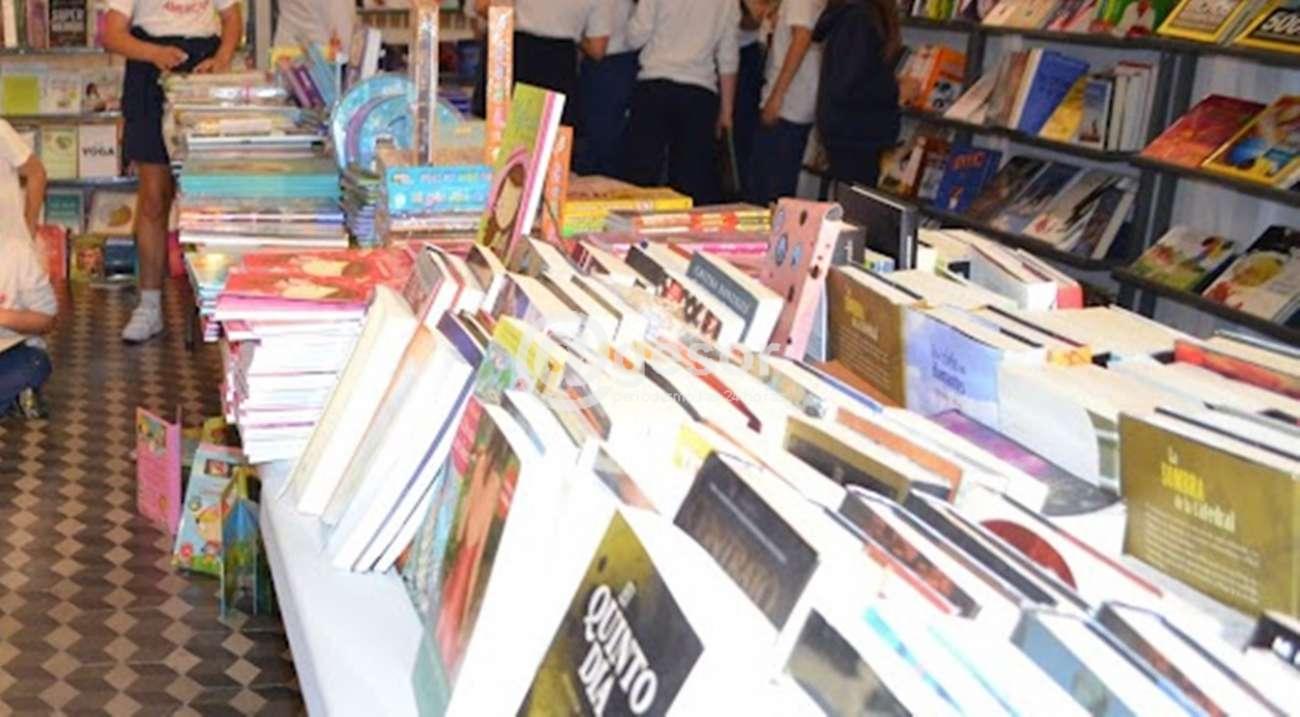 El departamento de Cultura de la Intendencia, a través del Sistema de Bibliotecas de Soriano, destaca la participación de la librería y juguetería “Minico” en la V edición de la Noche de las Librerías.