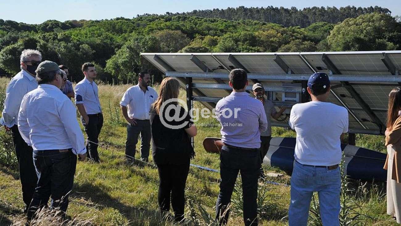 Es un mecanismo de riego innovador, porque funciona con energía solar, permite costos competitivos e intensifica la producción agrícola con energía verde, explicó el ministro de Indurta, Omar Paganini,