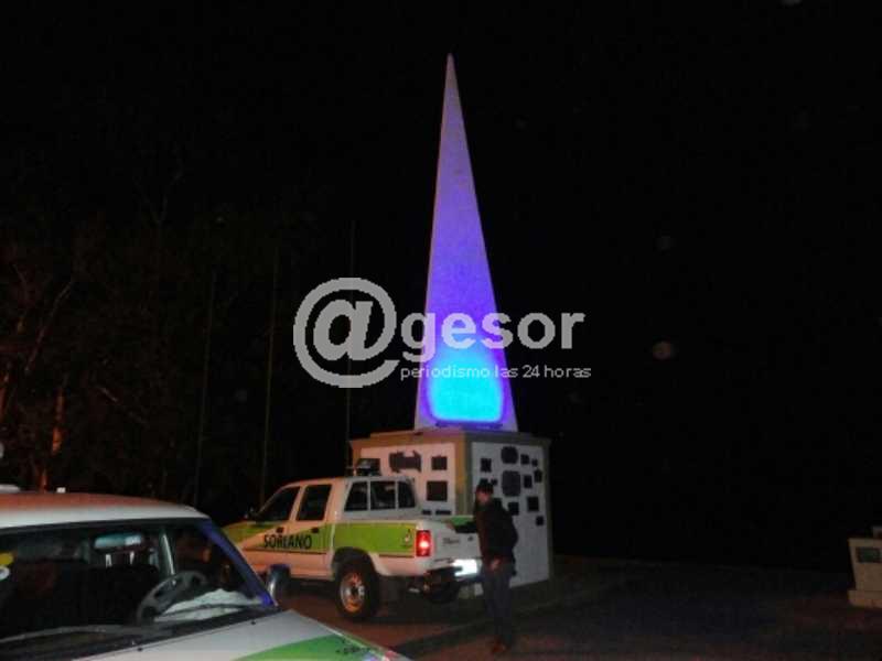 Pirámide de los 33 orientales con iluminación especial.