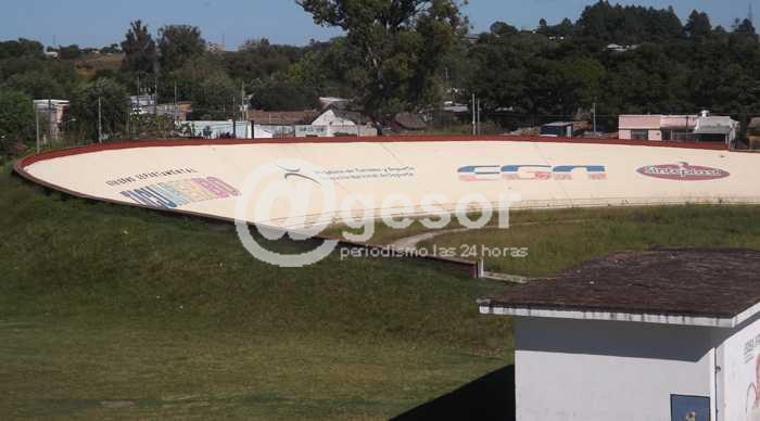 El velódromo de la capital tacuaremboense es escenario desde este viernes de los campeonatos nacionales del Codecam en pista.