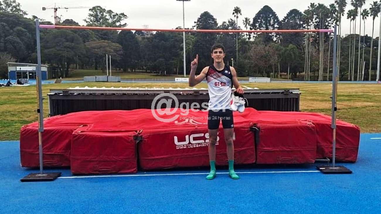 Destacada actuación de los atletas de la Asociación Atlética de Soriano en la pista del parque Batlle en Montevideo