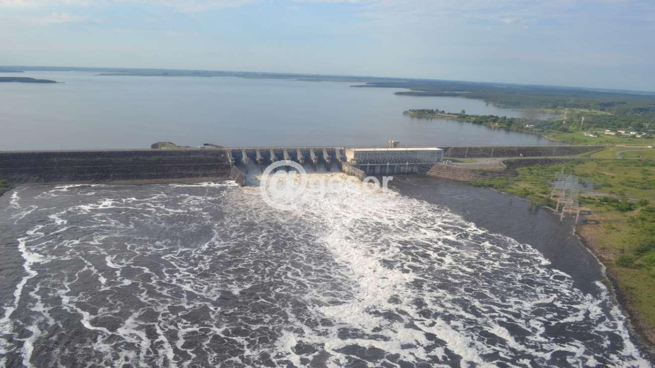 La represa redujo la evacuación de agua a 449 metros cúbicos por segundo, lo que consolida un nivel del río inferior a las proyecciones previas para la zona de Mercedes.