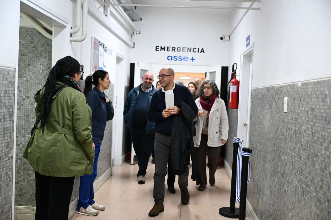 Con una inversión de más de $ 3 millones ASSE reinauguró las salas de Radiología y Ecografía del Hospital Cardona